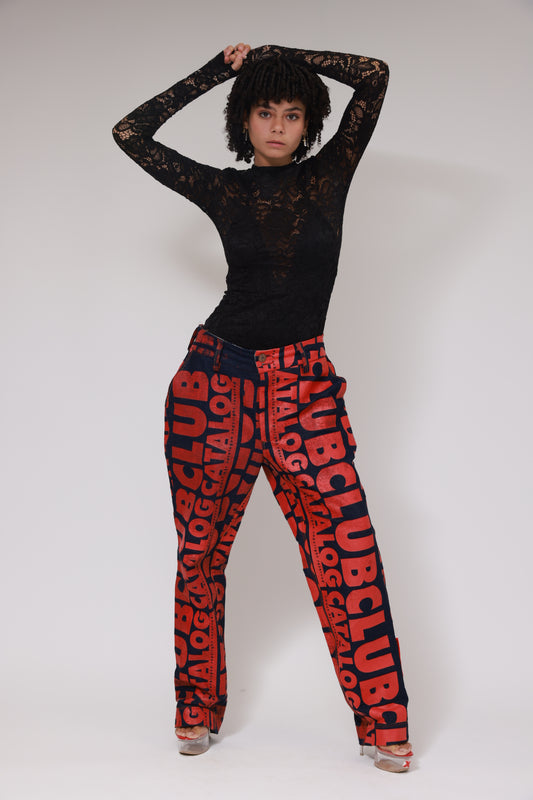 Pantalon docker en denim XB FLAGPRINT / Rouge sur noir