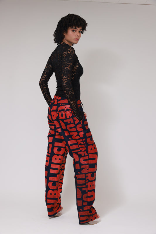 Pantalon docker en denim XB FLAGPRINT / Rouge sur noir