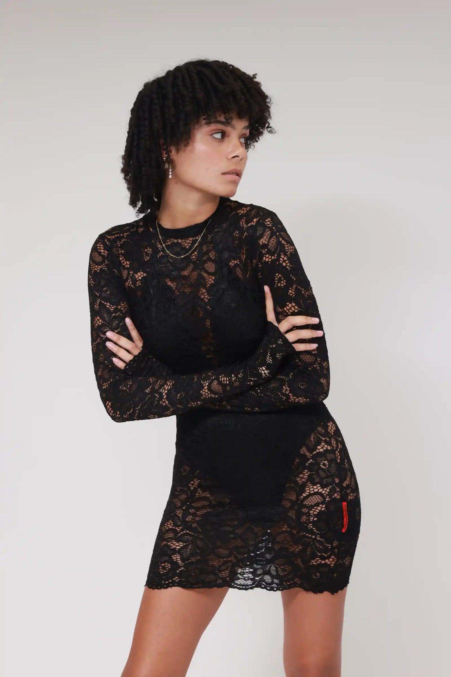 LACE LONG SLEEVES MINI DRESS / BLACK