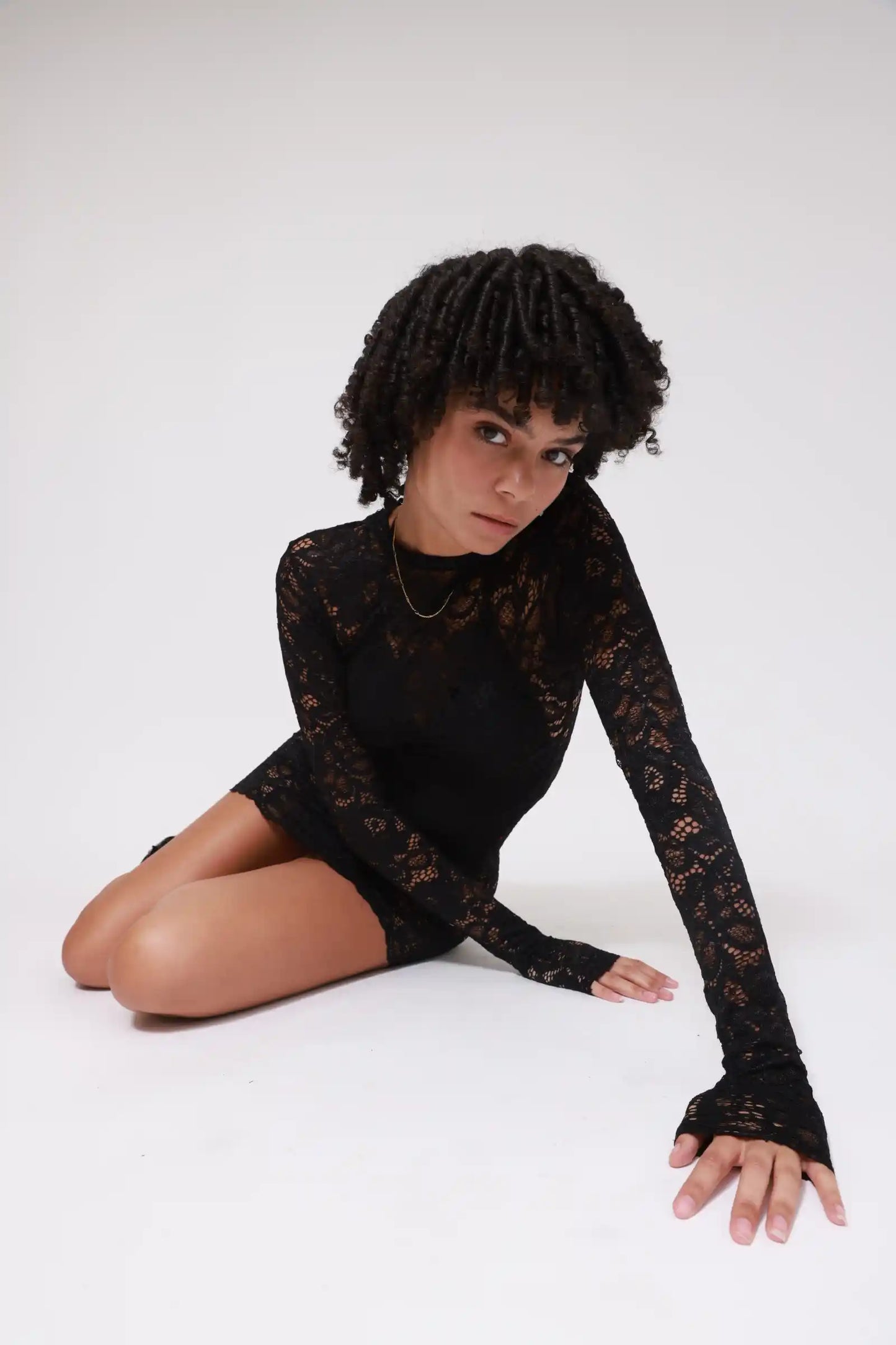 LACE LONG SLEEVES MINI DRESS / BLACK