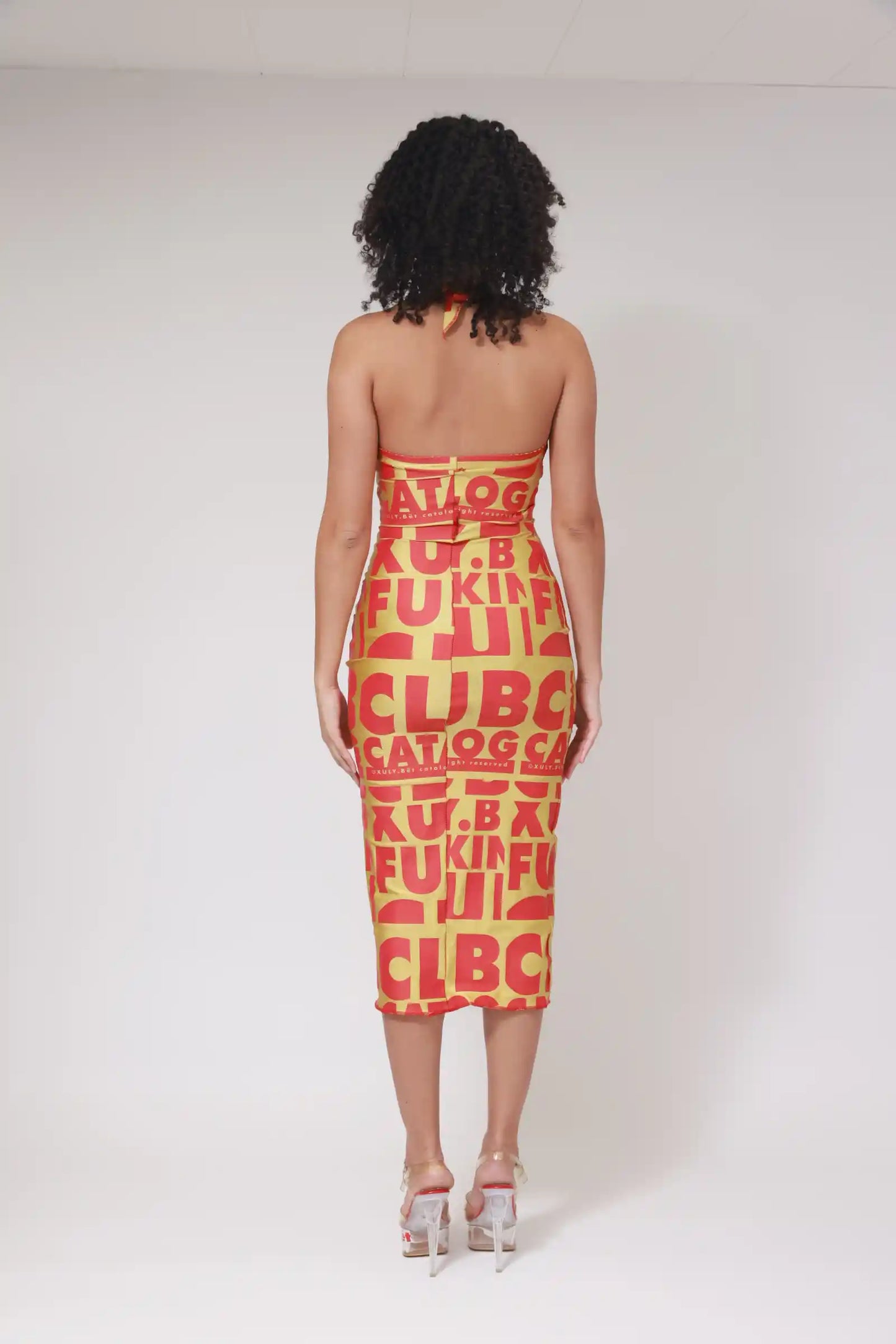 ROBE DOS NU IMPRIMÉ DRAPEAU XB / ROUGE SUR OR