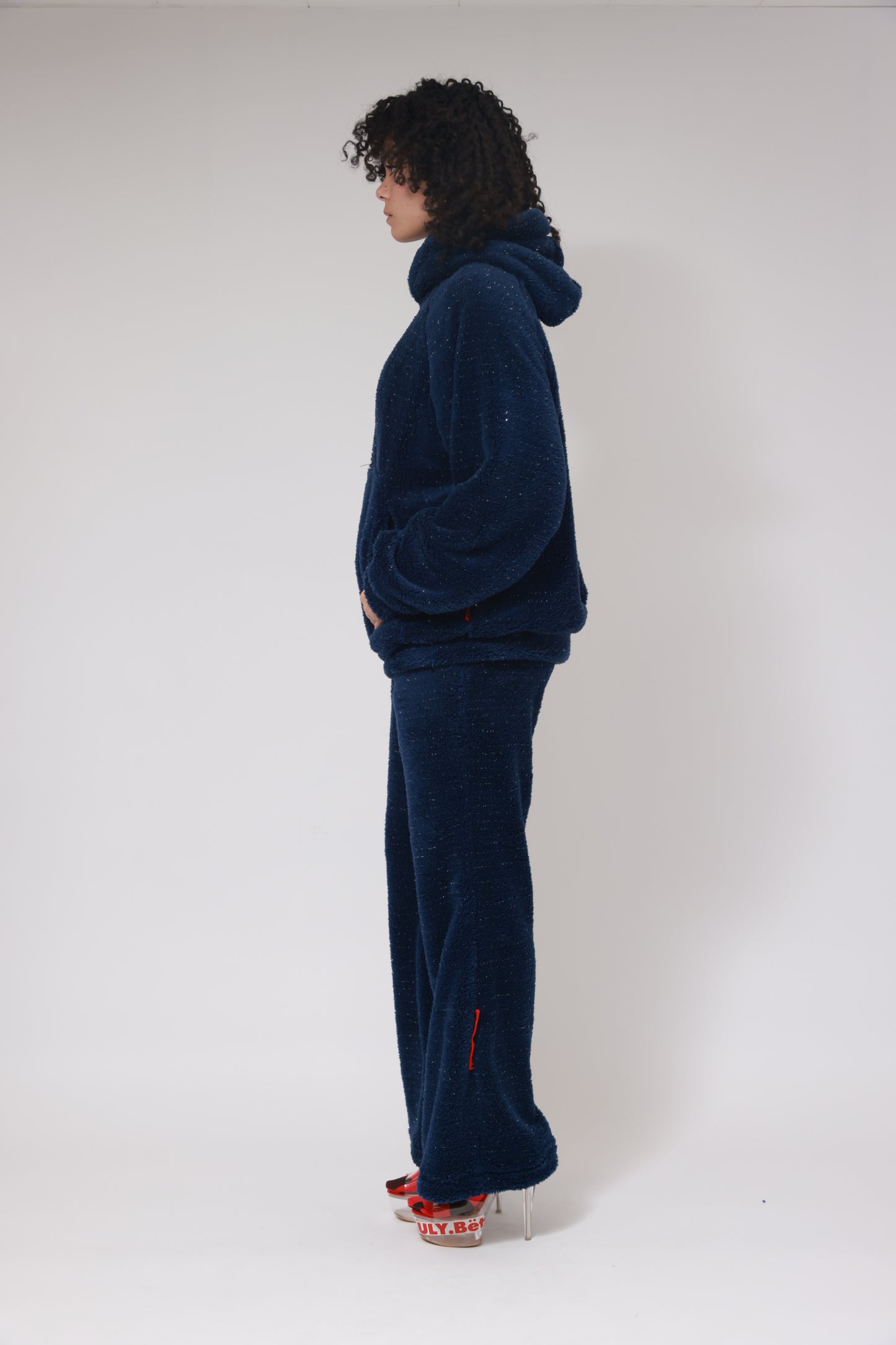 PANTALON FLAIRE EN POLAIRE PAILLETTE