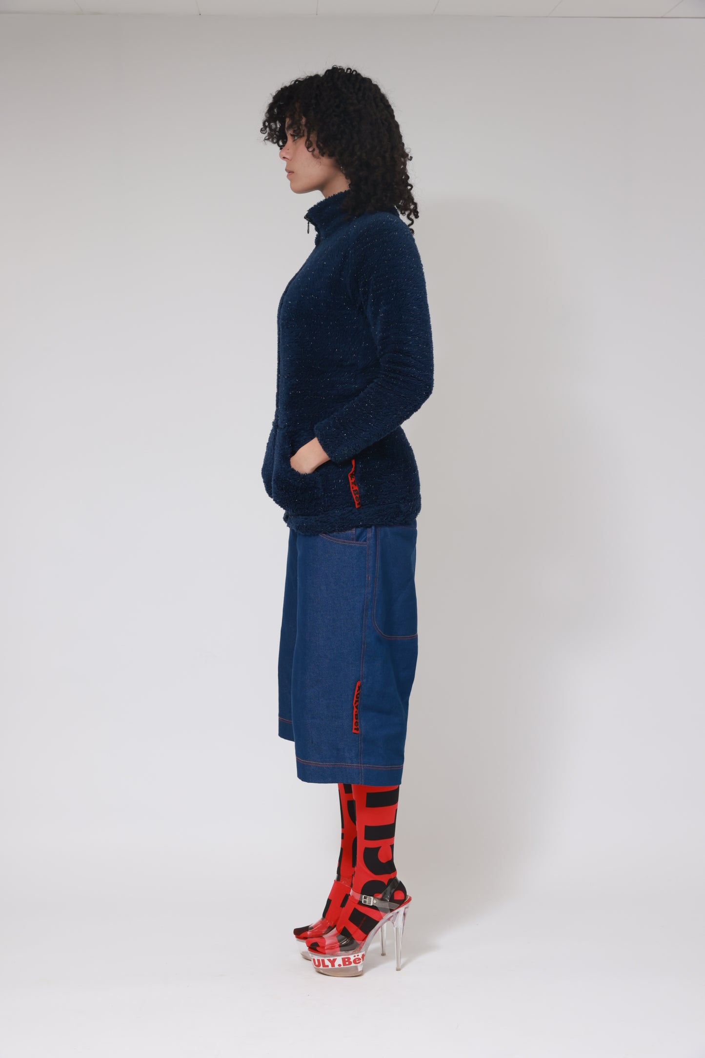 PANTALON COURT ET BAGGY EN DENIM XB