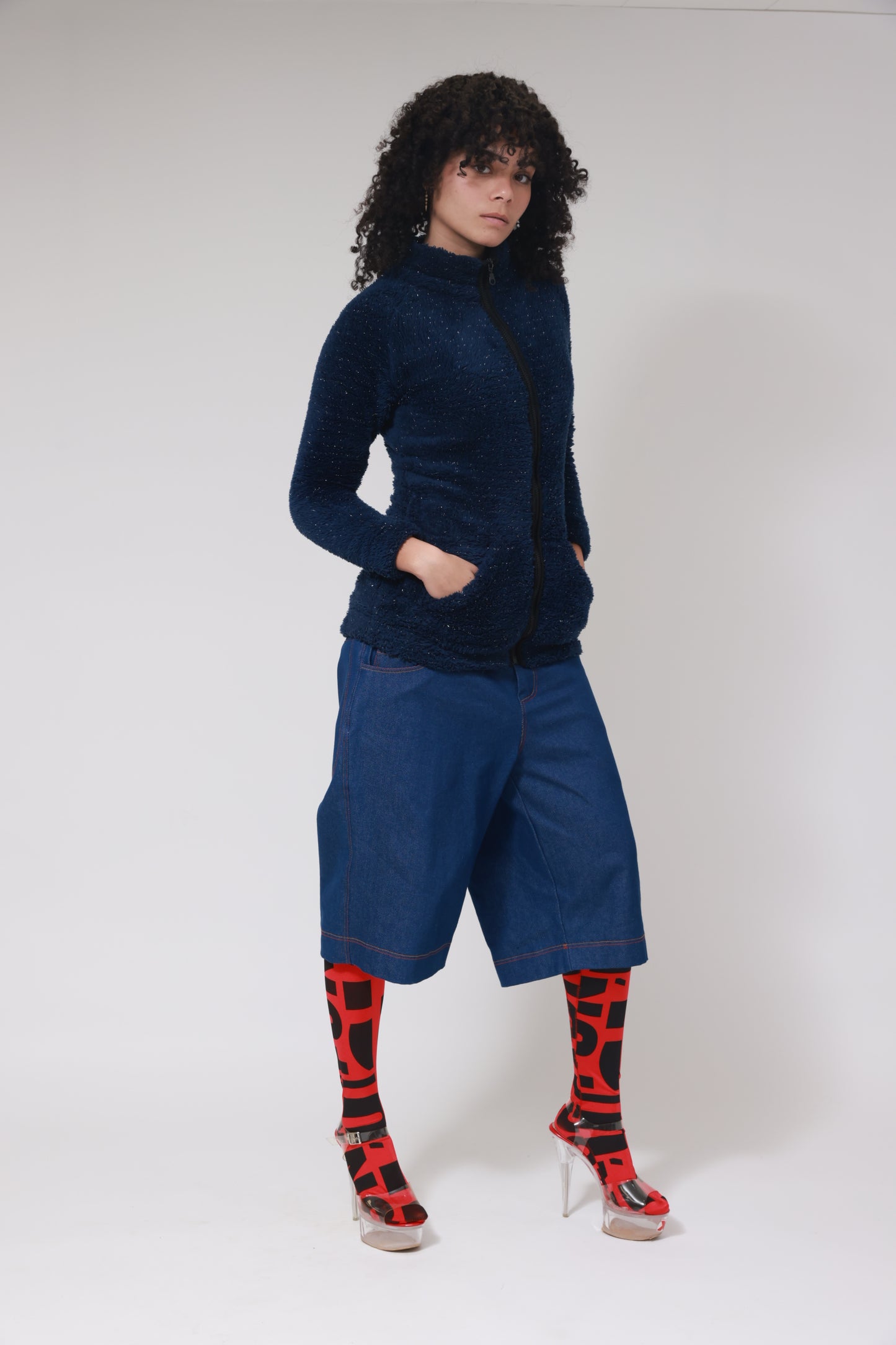 PANTALON COURT ET BAGGY EN DENIM XB