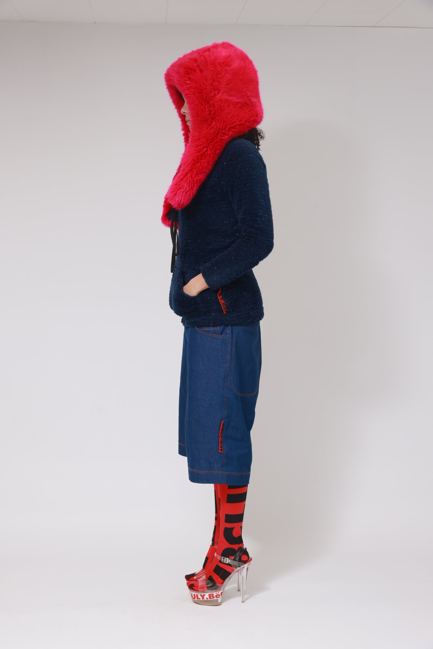 PANTALON COURT ET BAGGY EN DENIM XB