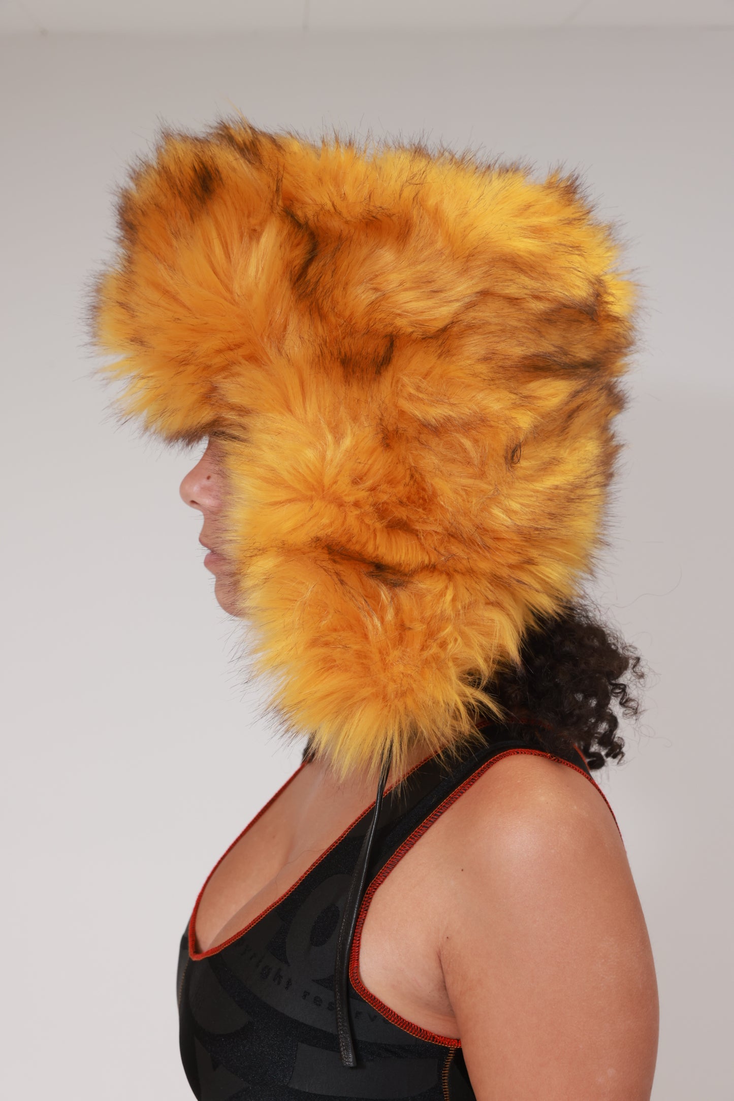 CHAPKA EN FAUSSE FOURRURE STYLE RENARD / ORANGE