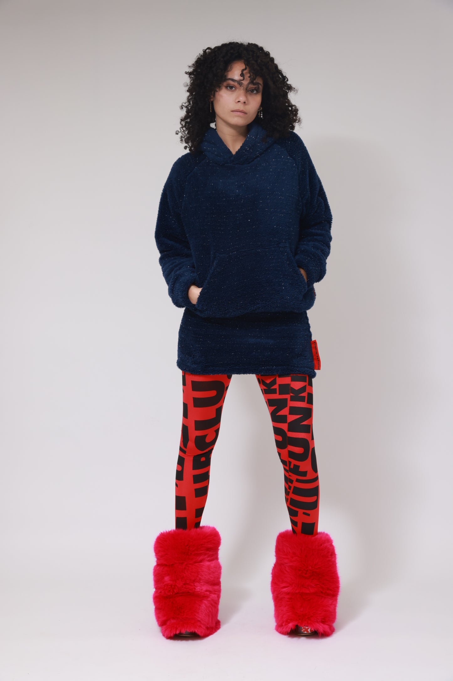 PETIT SWEAT À CAPUCHE EN POLAIRE PAILLETTE
