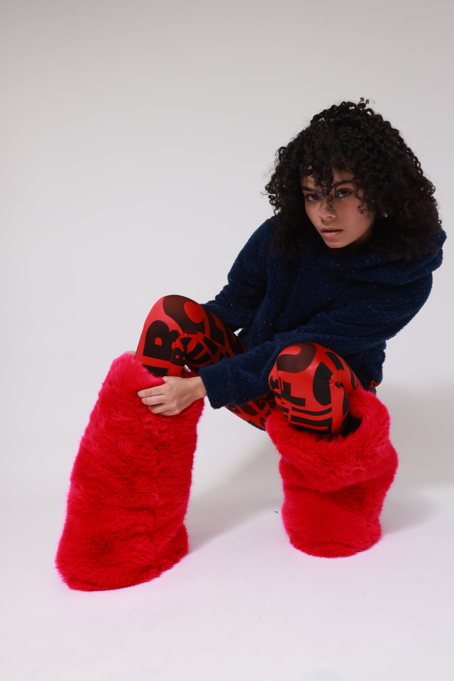 PETIT SWEAT À CAPUCHE EN POLAIRE PAILLETTE