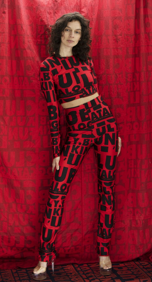 SPECIAL PRE-ORDER FW24/ LIMITED EDTION / DELIVERY SCHEDULE JUNE 30TH TO JULY 15TH/ LEA FUNKY PANTS/RED Le legging droit en lycra rouge 'ALL OVER' noir par XULY.Bët
